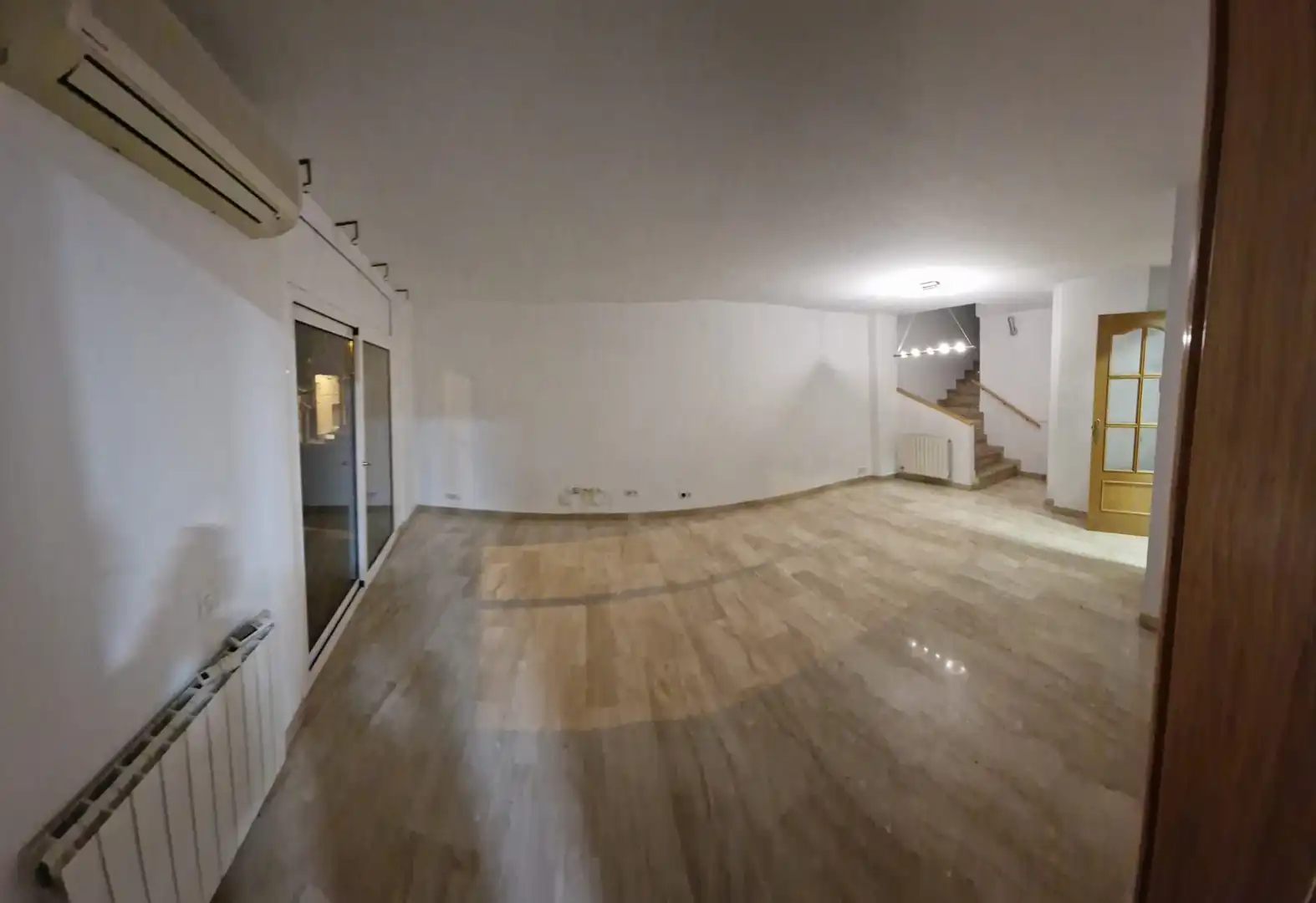 Maisonette zur Miete in Carrer de Milà i Fontanals, Mercat