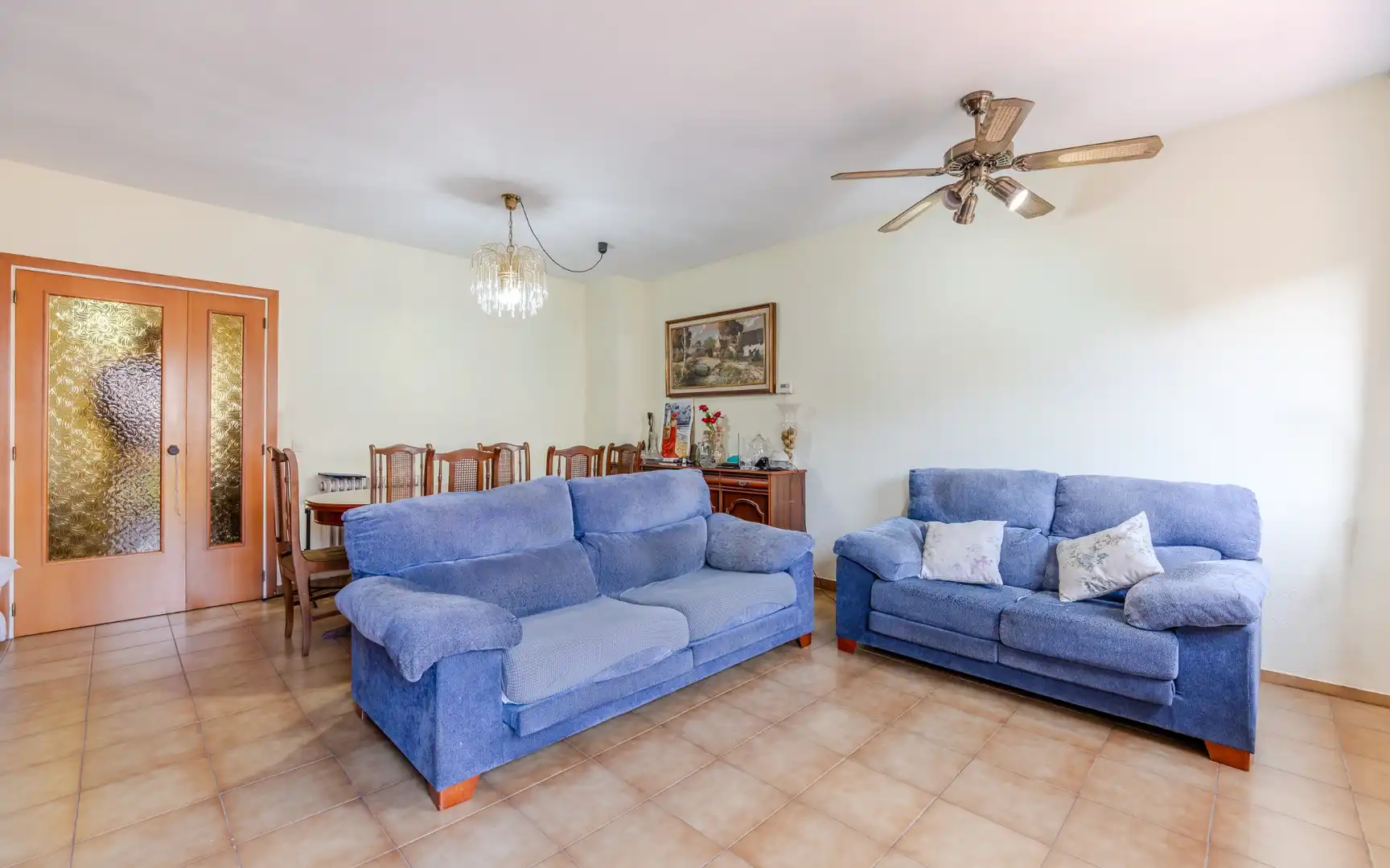 Sala de estar de Casa o chalet en venta en Girona Capital con Aire acondicionado, Calefacción y Jardín privado