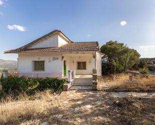 Vista exterior de Casa o xalet en venda en Santa Cruz de Pinares amb Terrassa i Piscina