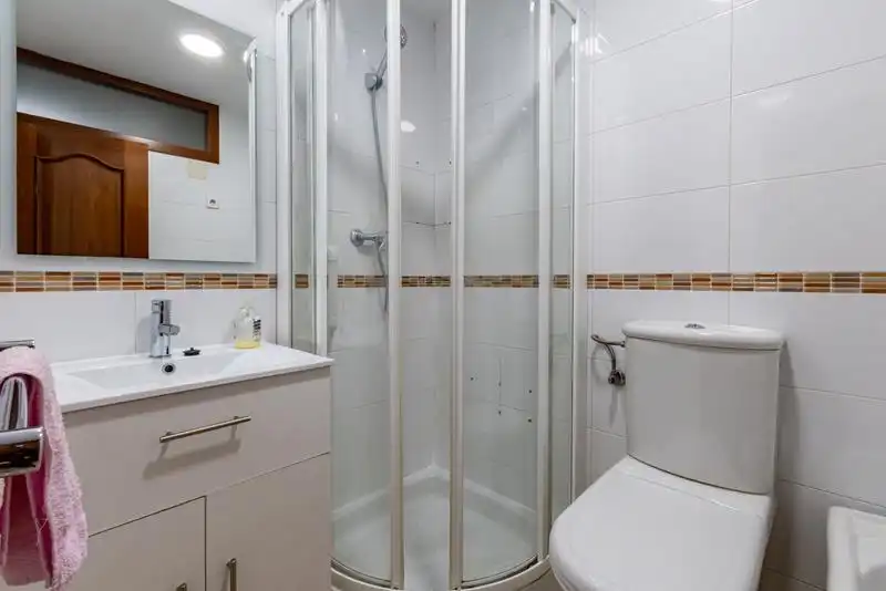 Bathroom of Flat for sale in Madrid  with Heating and Terrace