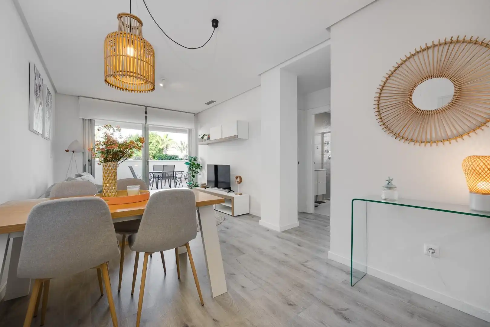 Apartment with pool for sale in Orihuela Costa