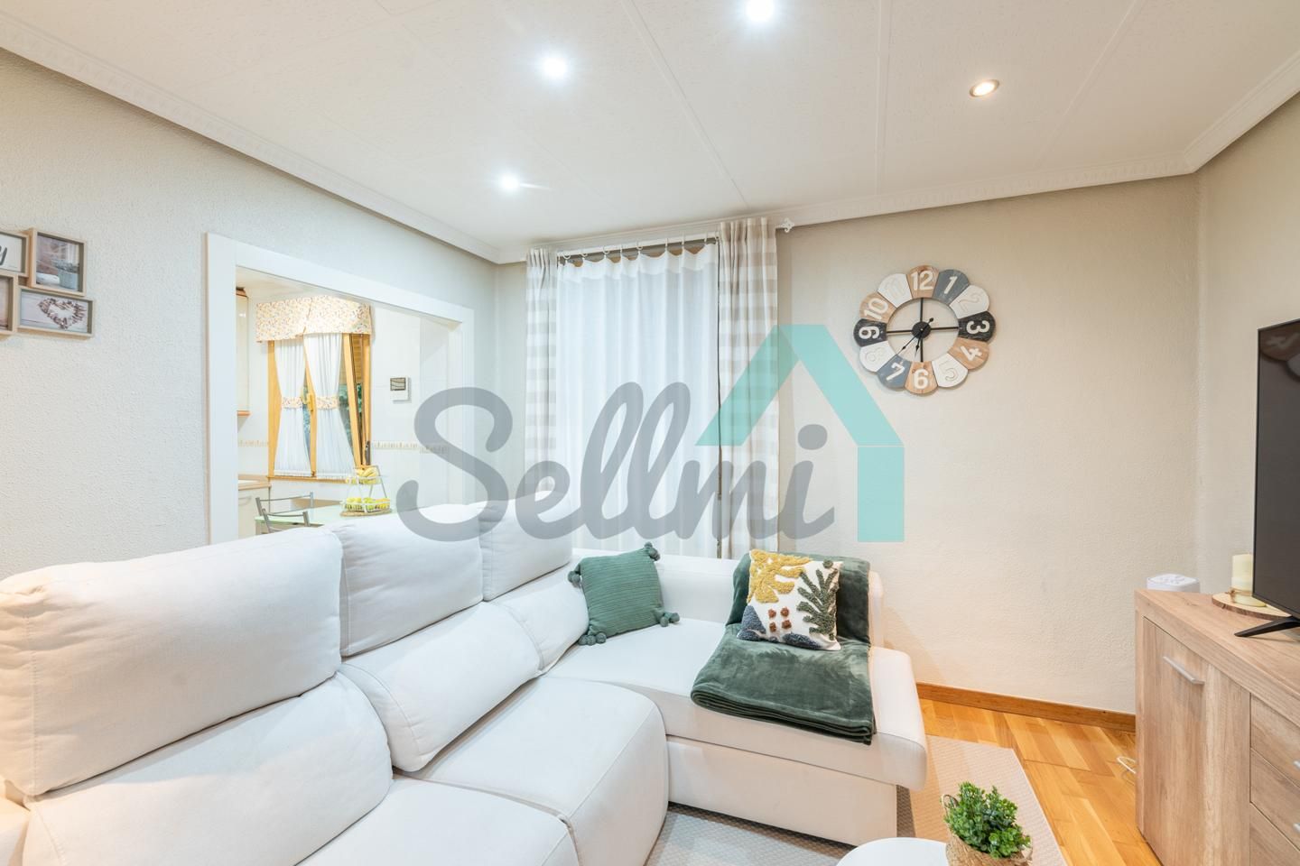 Living room of Flat for sale in Mieres (Asturias)  with Heating, Parquet flooring and Storage room