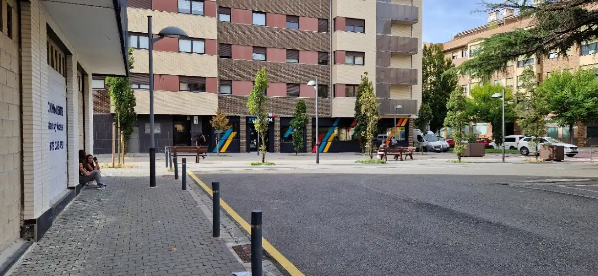 Vista exterior de Local en venta en Villava / Atarrabia