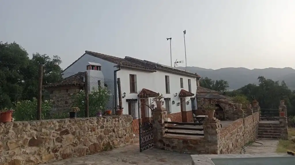 Casa rústica amb piscina en venda a Cortes de la Frontera, imagen 4