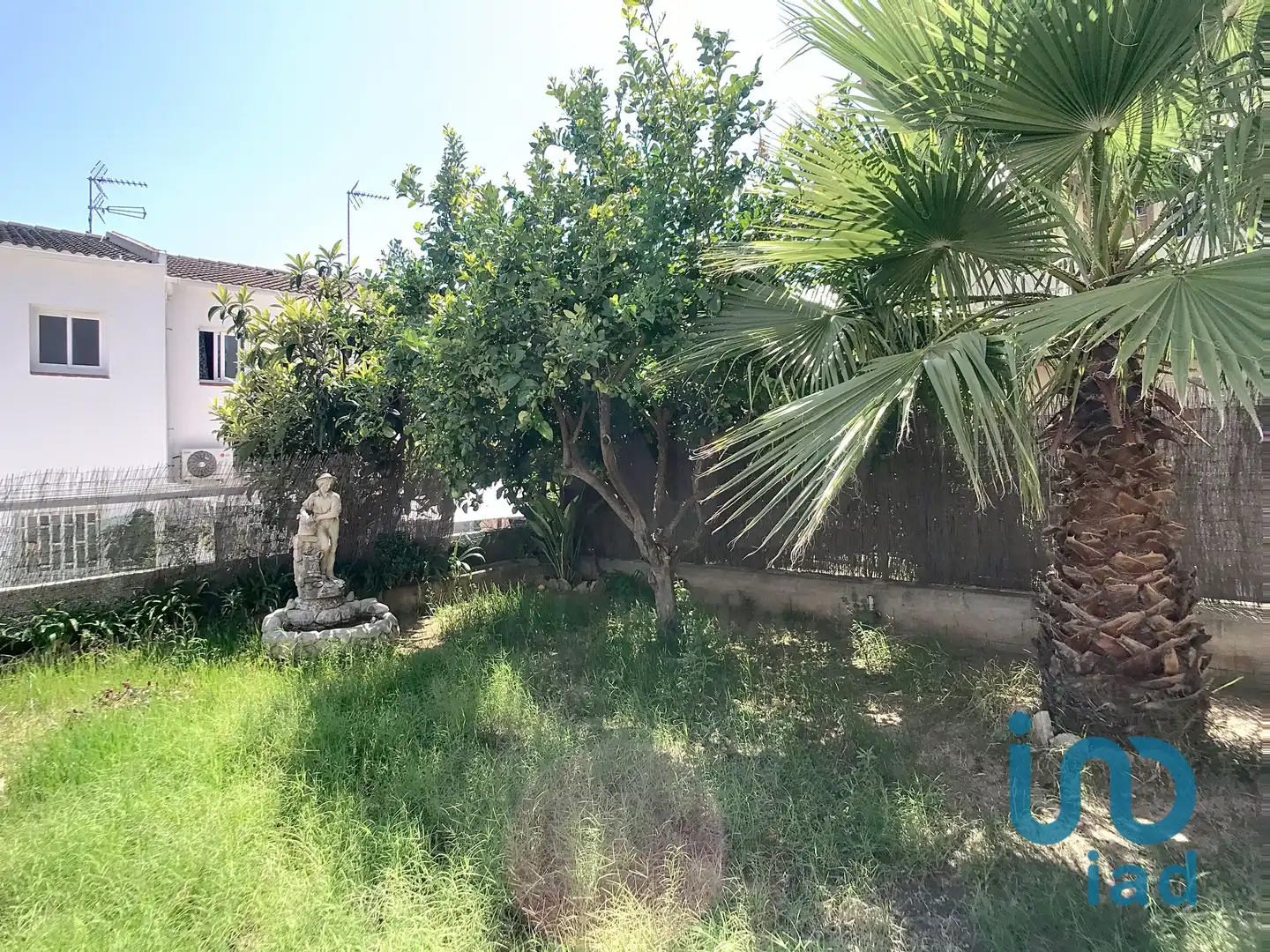 Casa aparellada en venda a Roda de Barà