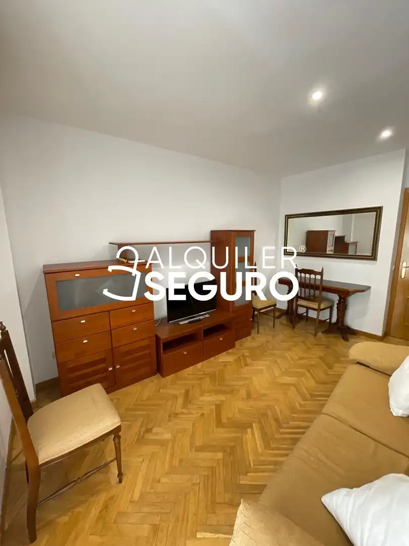 Bedroom of Flat for rent in Madrid  with Air Conditioner, Heating and Terrace