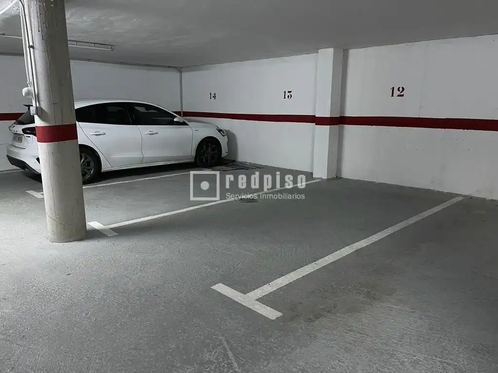 Parking of Garage for rent in Madrid