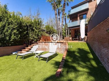 Maison mitoyenne avec balcon à vendre à Ametllers - Poble-Sec