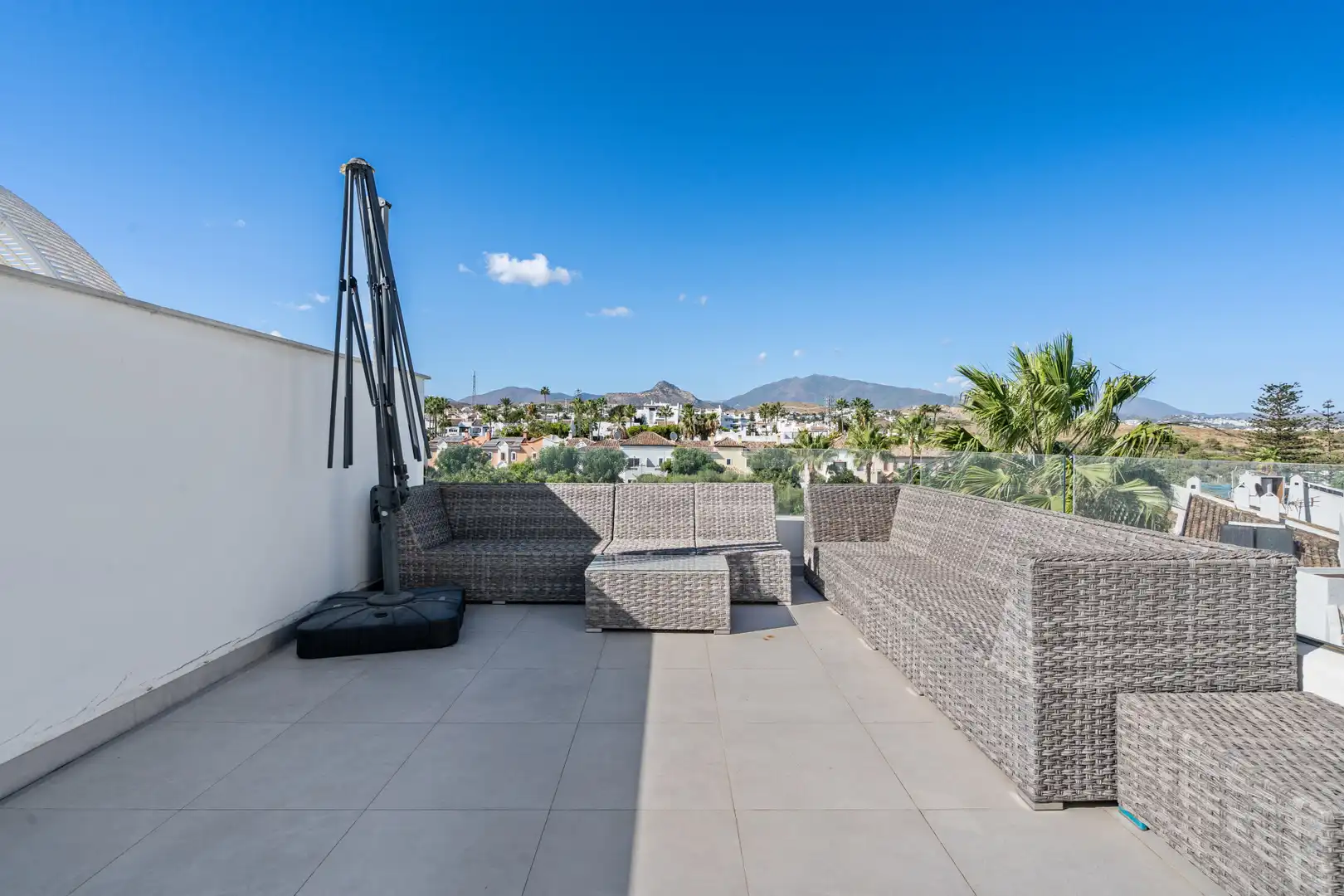 Terraza de Ático de alquiler en Estepona con Aire acondicionado, Terraza y Piscina