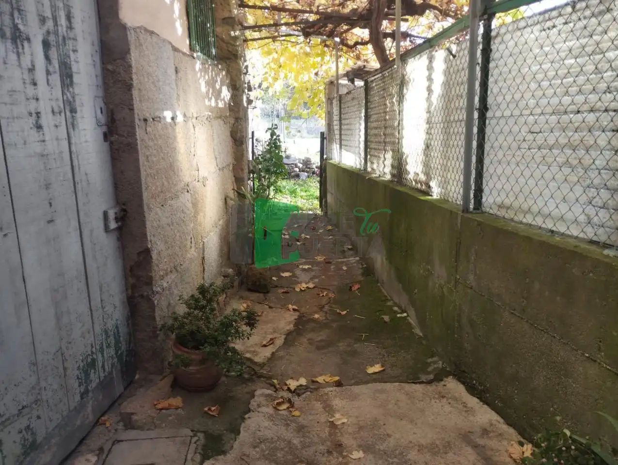 Vista exterior de Casa o xalet en venda en Ourense Capital  amb Calefacció, Jardí privat i Moblat