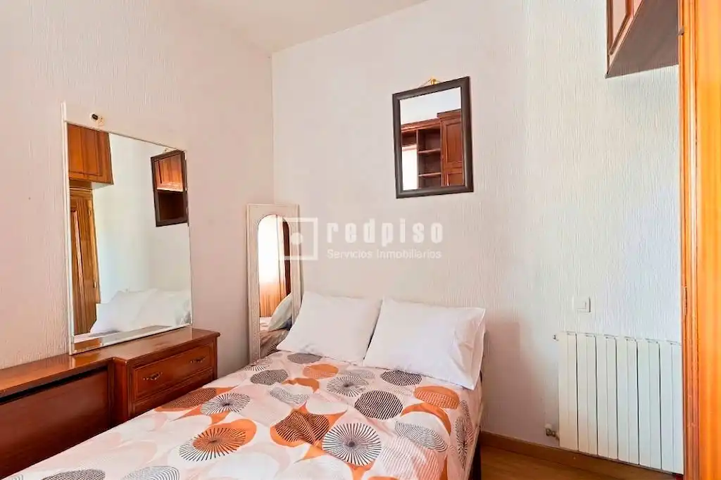 Habitación de Piso en venta en Madrid con Calefacción