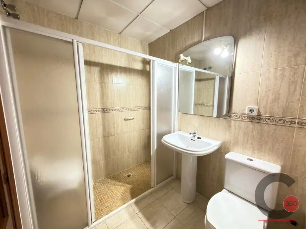 Bathroom of Flat for sale in Badajoz