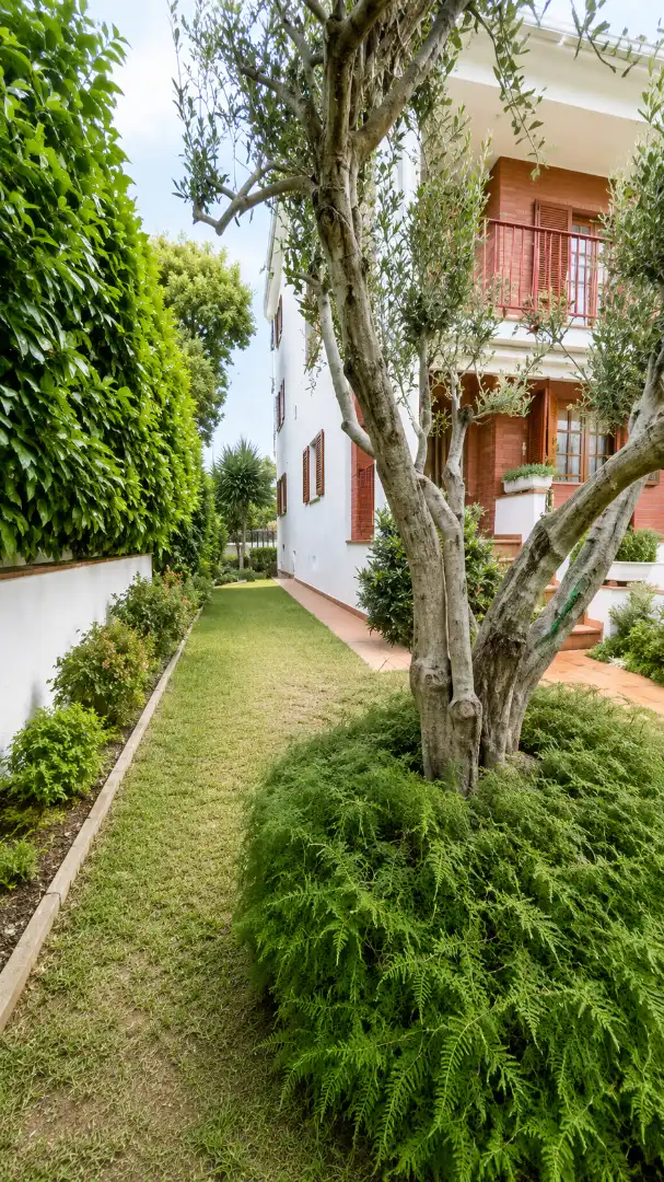 Jardí de Casa o xalet en venda en Cerdanyola del Vallès amb Calefacció, Jardí privat i Forn