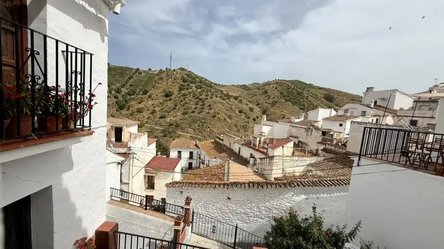Vista exterior de Casa adosada en venda en Almáchar amb Terrassa, Balcó i Piscina comunitària
