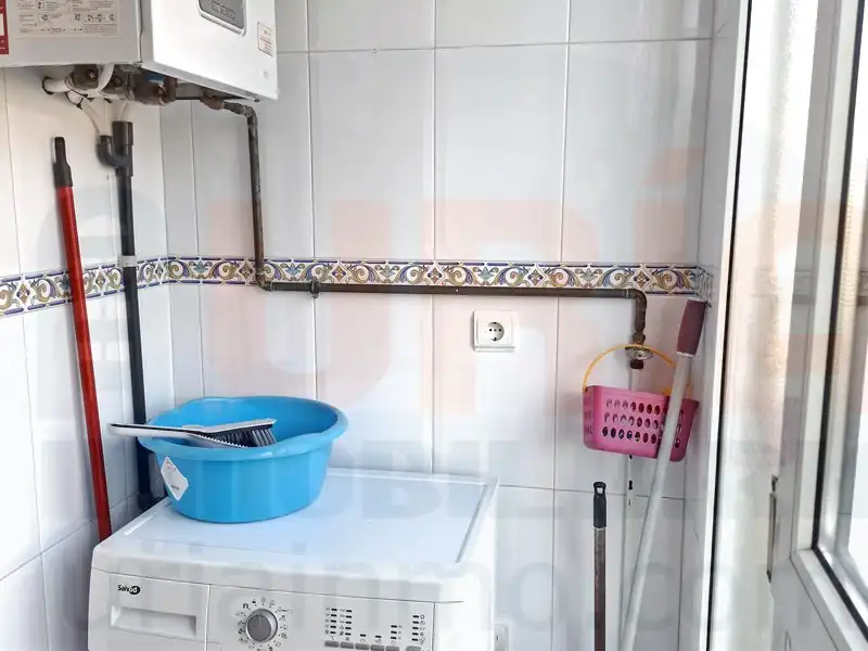 Bathroom of Flat for rent in Oviedo   with Heating, Storage room and Furnished