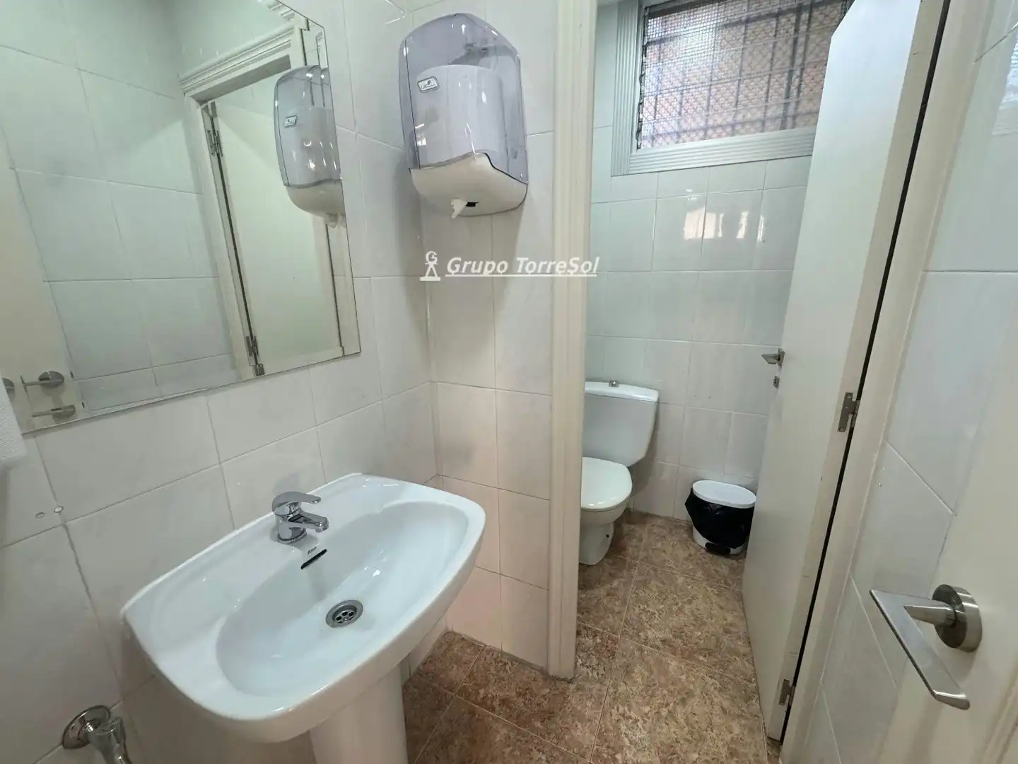 Gewerbefläche zum Verkauf in Clara Campoamor, imagen 8