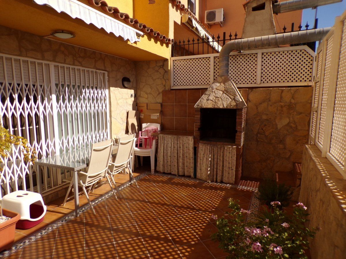 Jardí de Casa adosada en venda en Cabanes amb Calefacció, Terrassa i Piscina comunitària