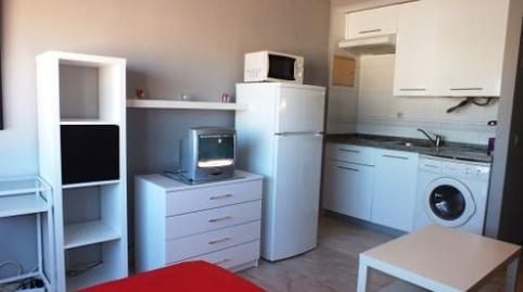 Foto 3 de Estudio de alquiler en Avenida Alcalde Luis Uruñuela, Urbadiez - Entrepuentes,  Sevilla Capital
