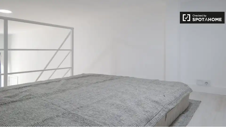 Habitación de Piso de alquiler en Madrid con Aire acondicionado, Calefacción y Amueblado