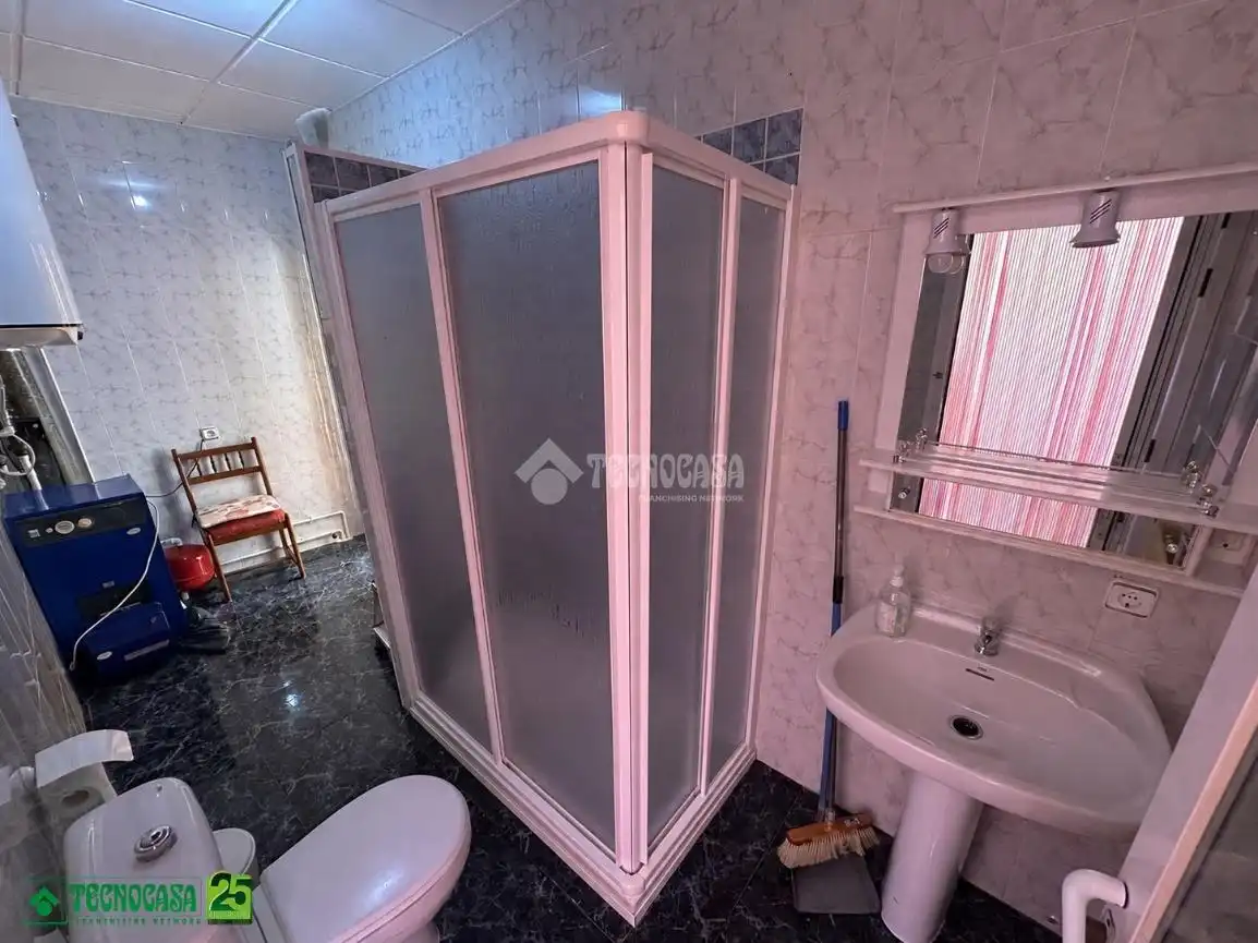 Baño de Casa adosada en venta en La Solana   con Terraza