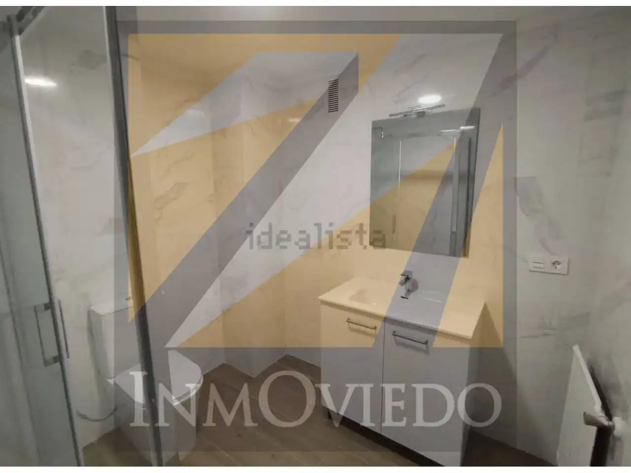 Bathroom of Flat for rent in Oviedo   with Heating and Parquet flooring
