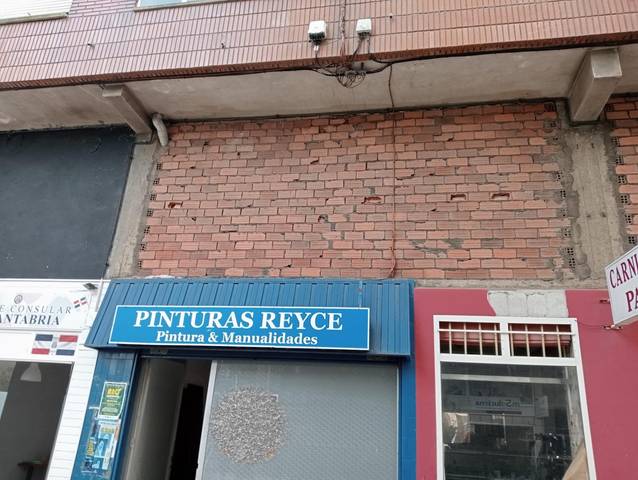 Local comercial en Venta en Calle Poeta José Luis Hidalgo en El Parque - Zapatón
