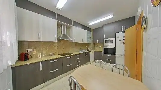 Cocina de Casa o chalet en venta en Santa Perpètua de Mogoda con Aire acondicionado, Calefacción y Jardín privado