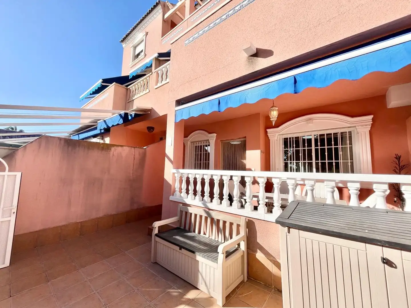 Vista exterior de Casa o chalet de alquiler en Santa Pola ciudad