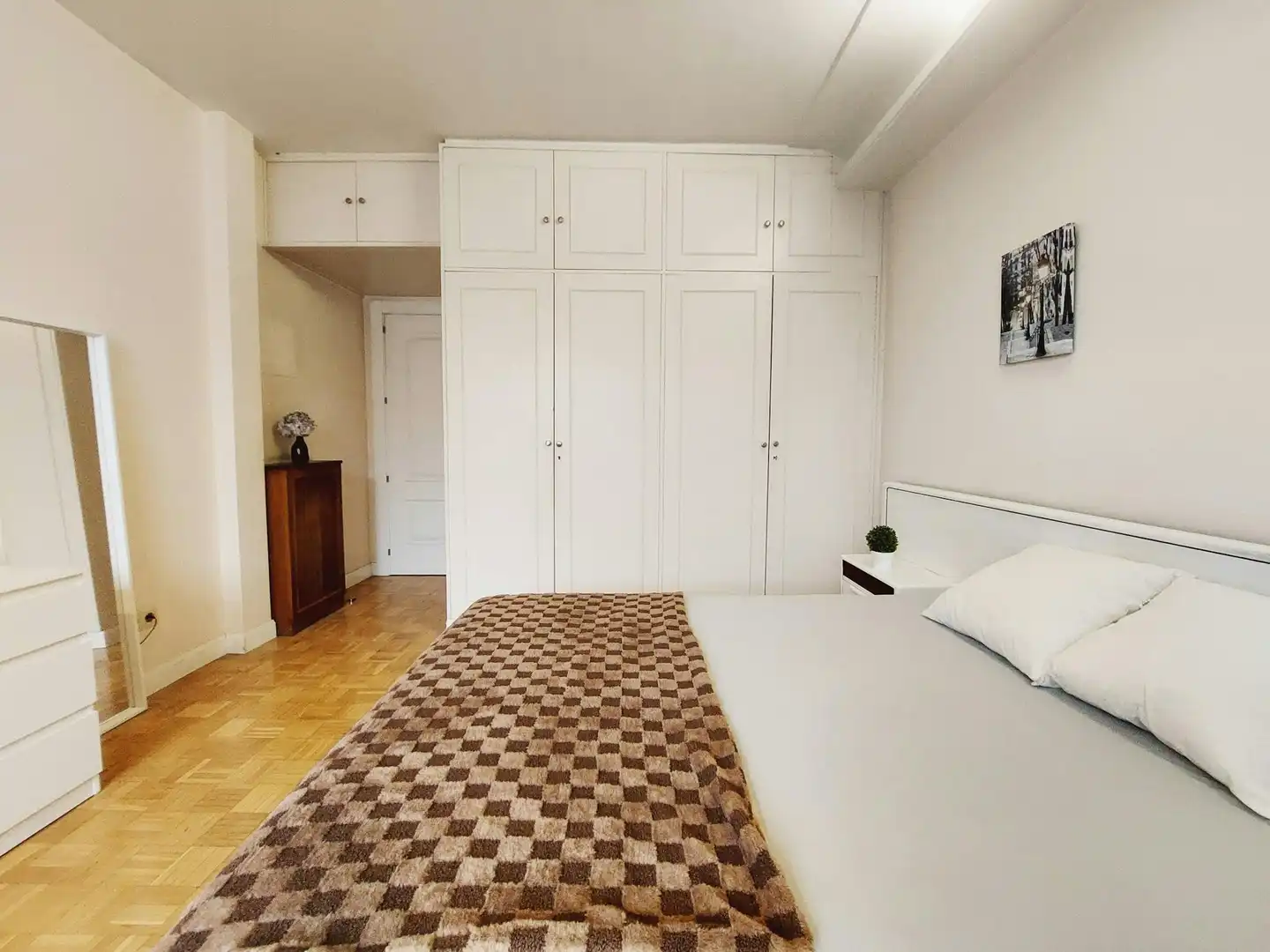 Bedroom of Flat for rent in Madrid  with Air Conditioner, Heating and Washing machine