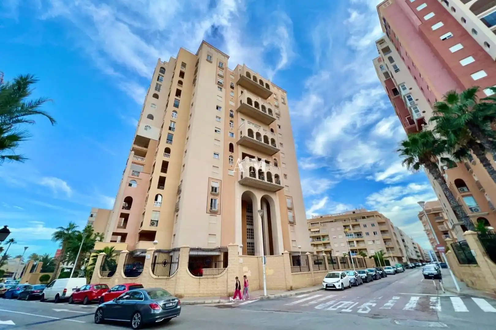 Vista exterior de Pis de lloguer en Torrevieja amb Aire condicionat, Terrassa i Piscina