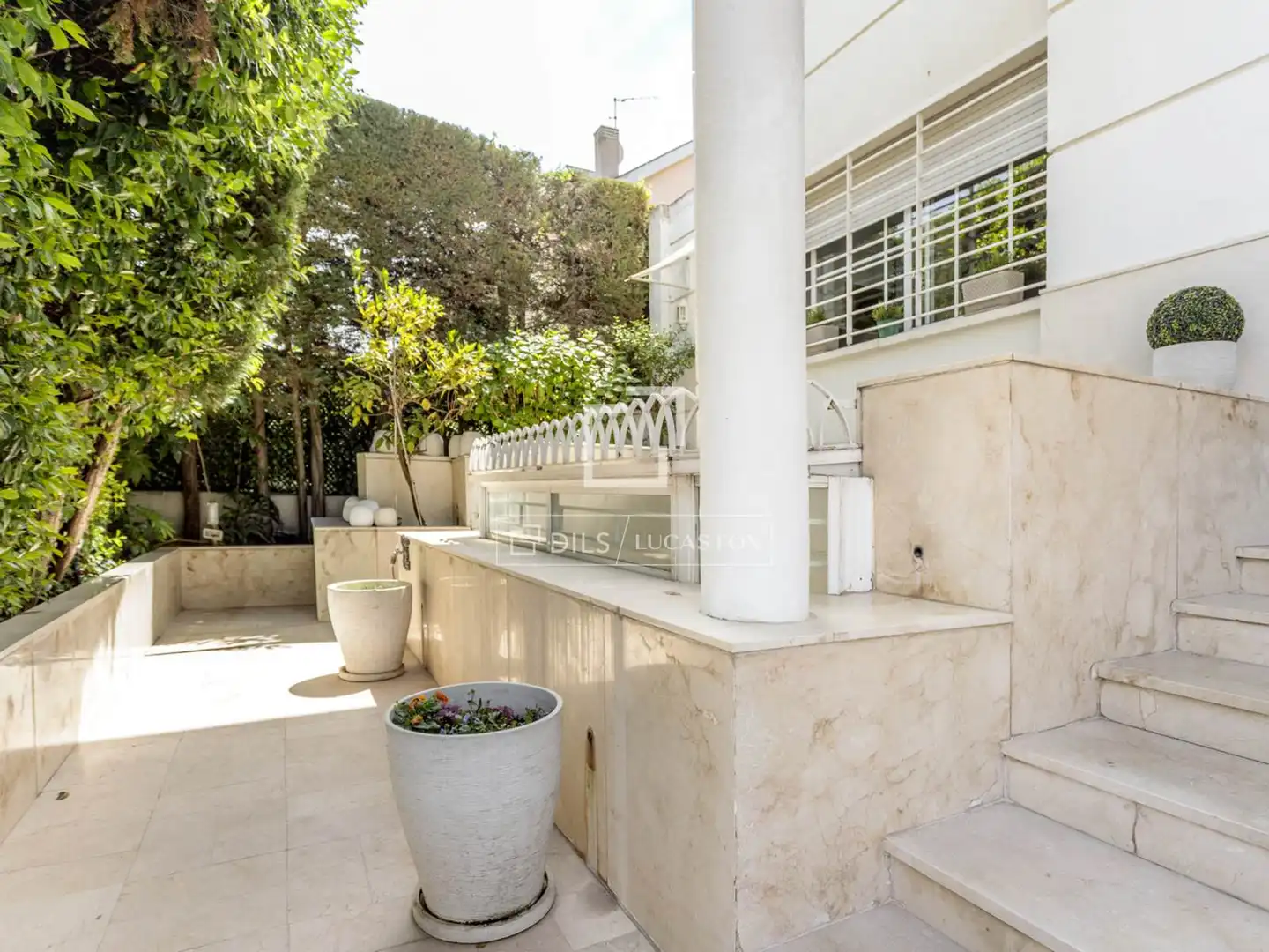 Terrassa de Casa o xalet en venda en Madrid amb Aire condicionat, Calefacció i Moblat