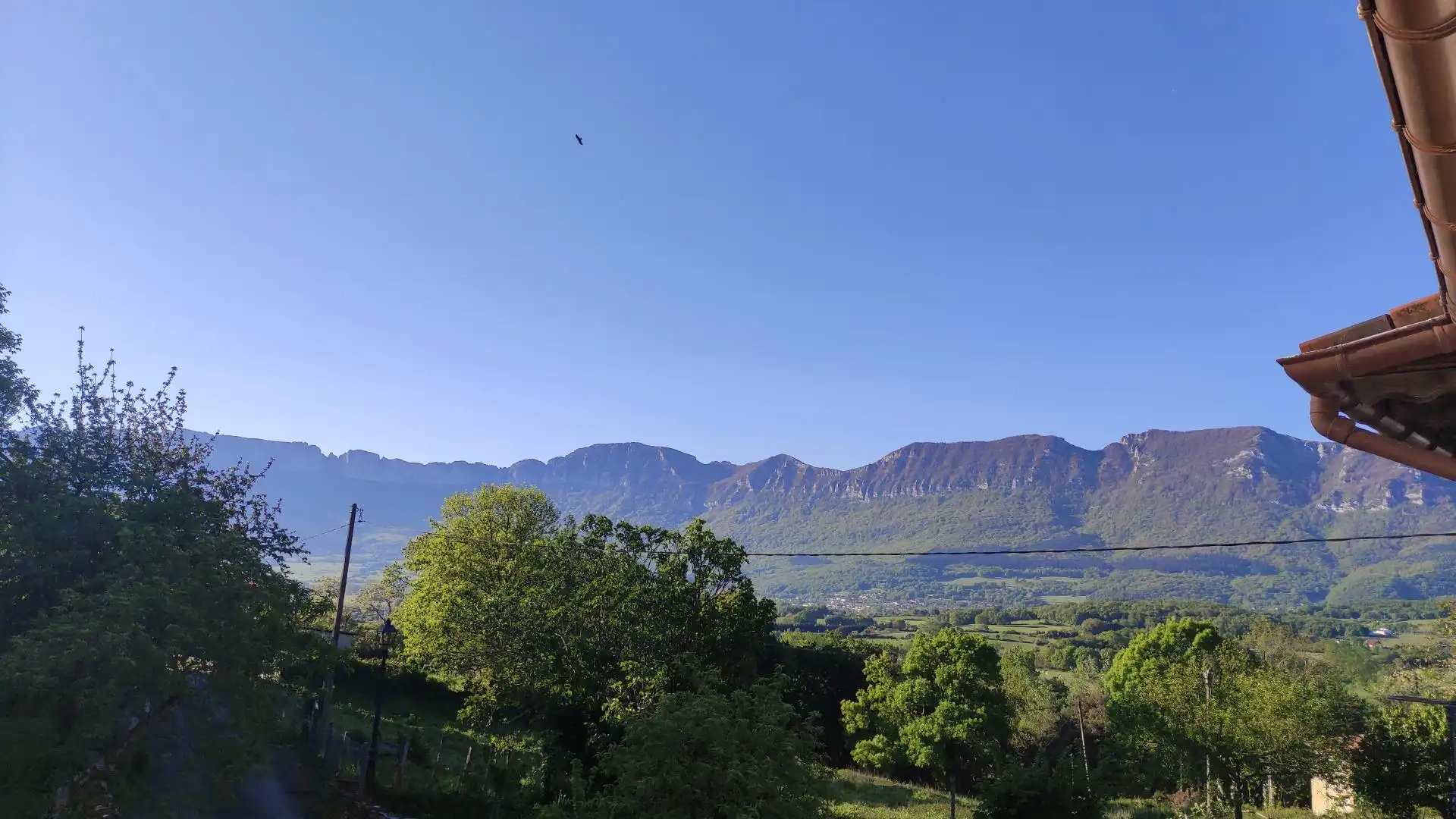 Vista exterior de Finca rústica en venda en Valle de Mena amb Jardí privat