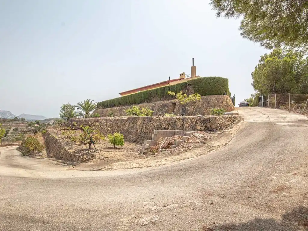 Vista exterior de Casa o xalet de lloguer en La Nucia amb Piscina