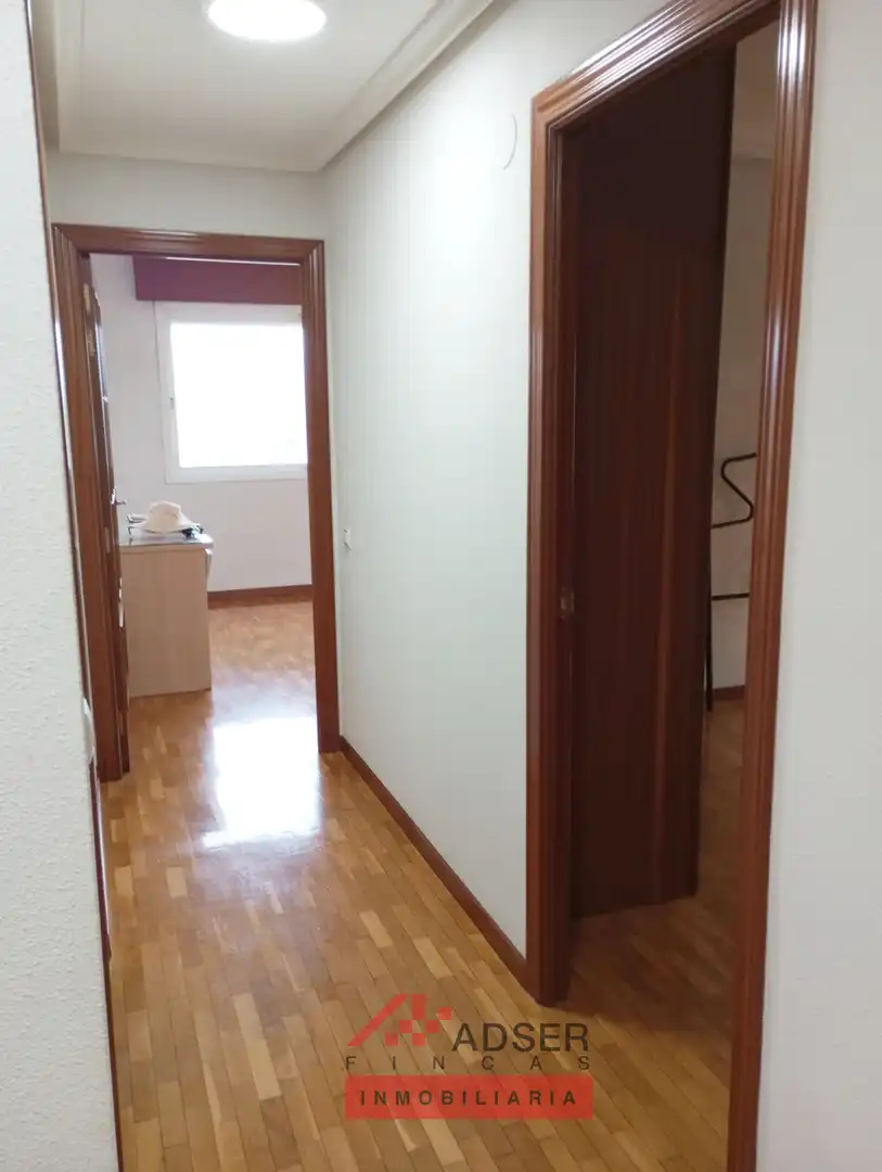 Pis en venda en  Logroño amb Calefacció, Parquet i Traster