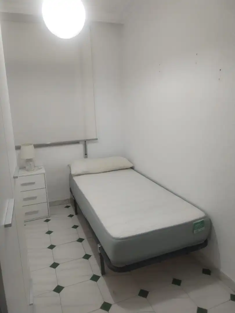 Dormitori de Pis de lloguer en Huelva amb Moblat i Rentadora