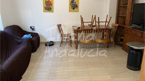 Foto 3 de Casa adosada en venta en Castillo de Locubín, Jaén