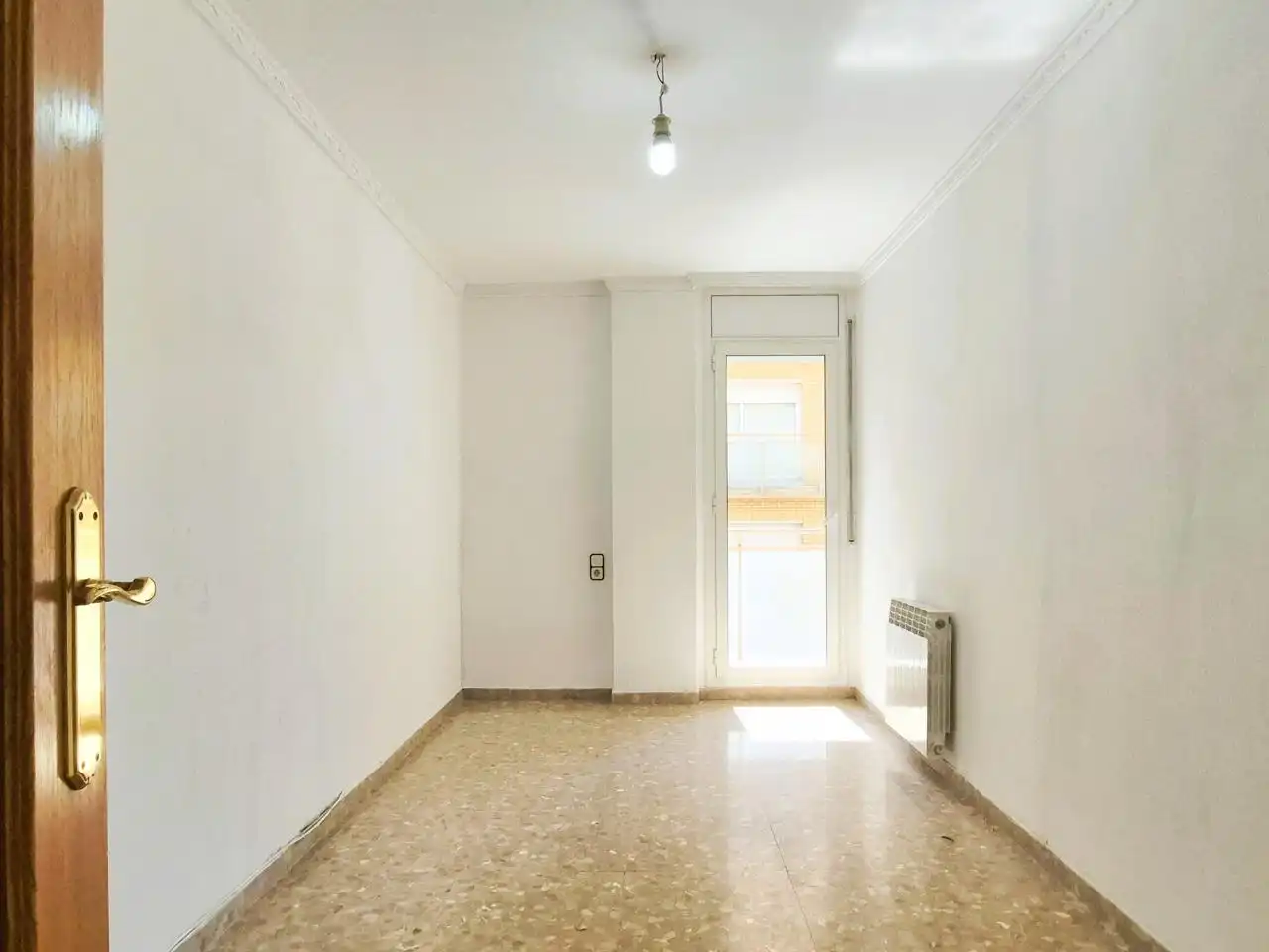 Piso en venta en Terrassa con Calefacción, Terraza y Balcón