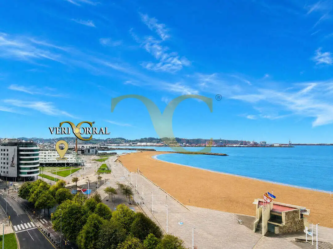 Vista exterior de Pis en venda en Gijón  amb Calefacció, Jardí privat i Terrassa