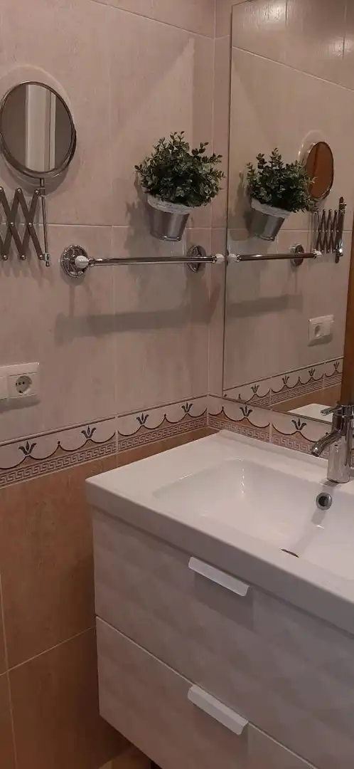 Badezimmer von Wohnungen zur Miete in Gozón mit Heizung