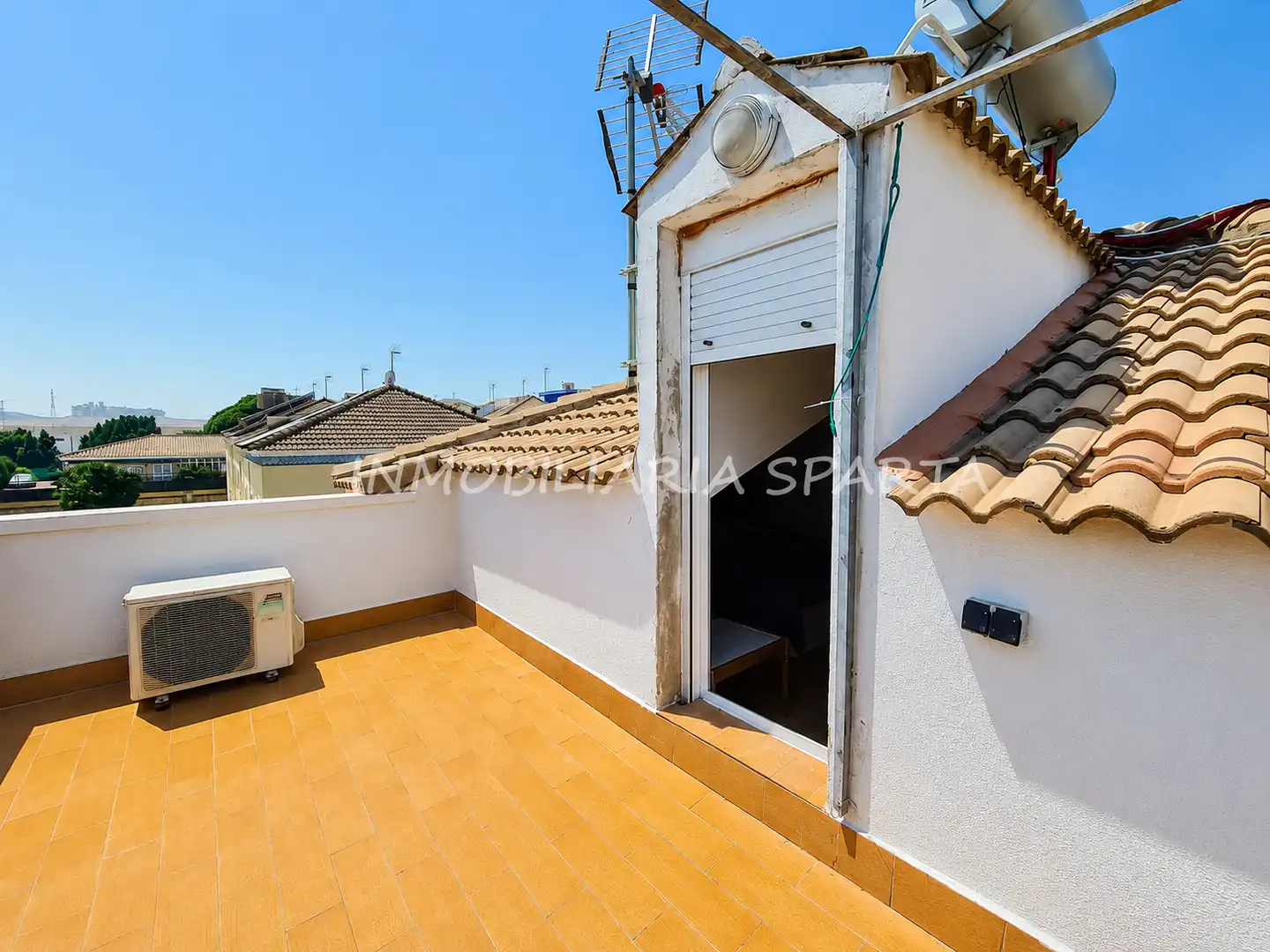 Terrassa de Casa adosada en venda en Santiponce amb Aire condicionat, Parquet i Terrassa