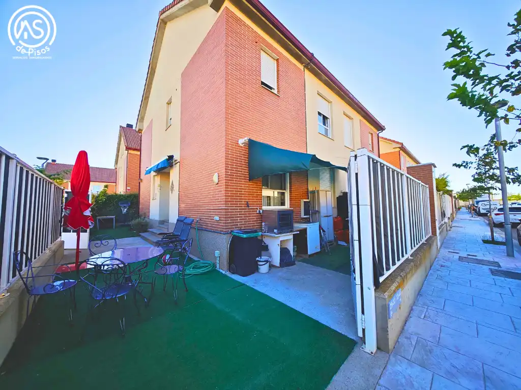Casa aparellada amb jardí en venda a Calle Don Quijote de la Mancha 19, imagen 55