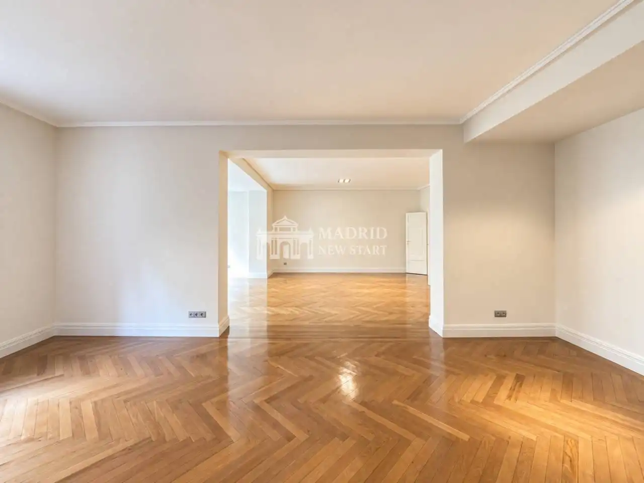 Living room of Flat for rent in Madrid  with Air Conditioner, Heating and Parquet flooring