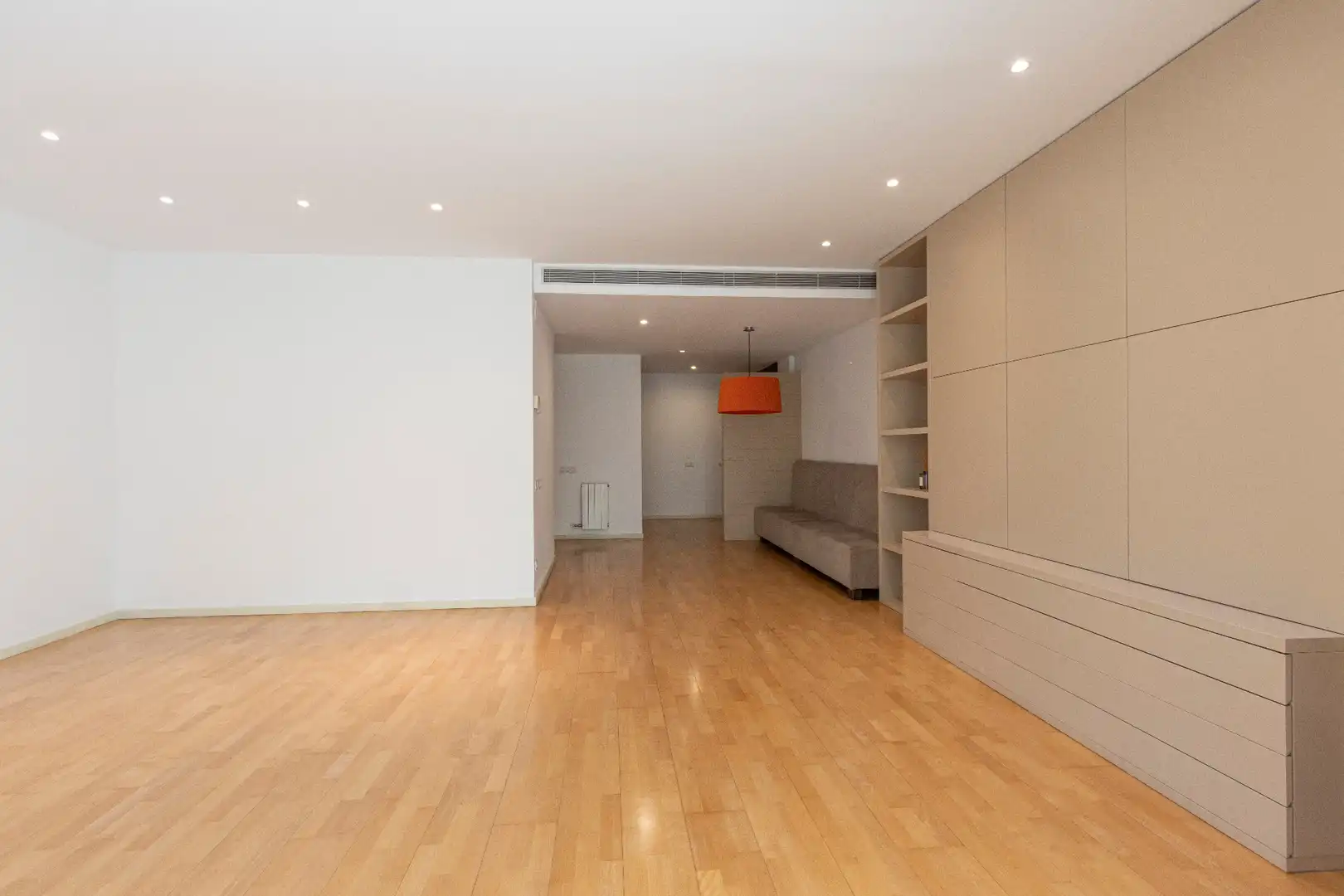 Wohnung zum Verkauf in Barcelona mit Klimaanlage, Heizung und Parkett