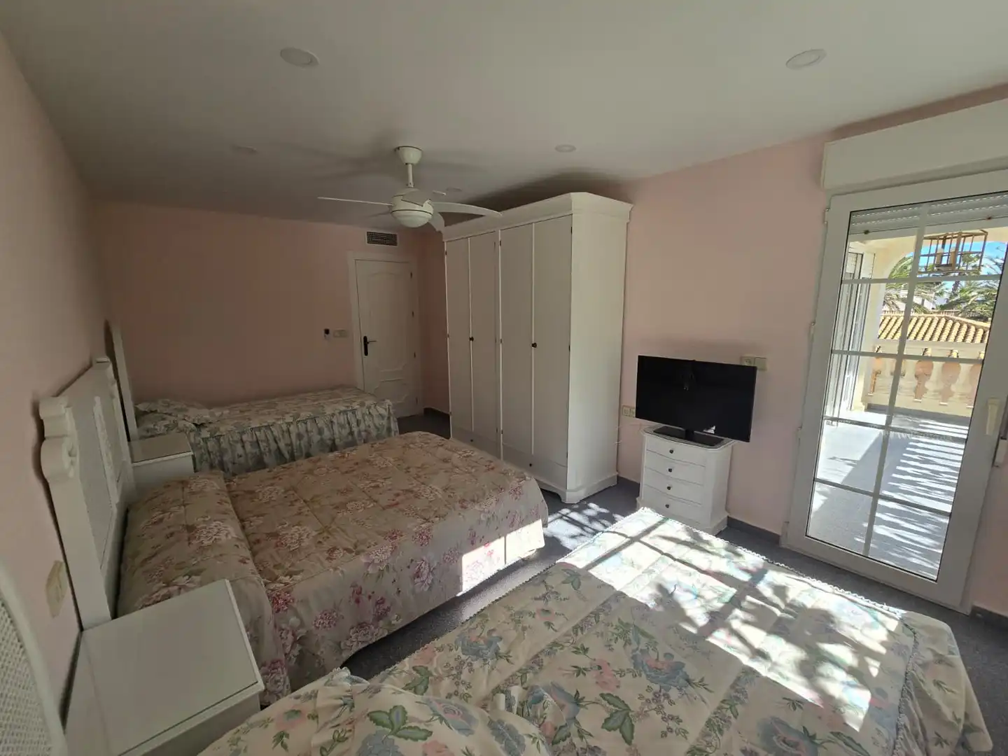 Dormitori de Casa o xalet en venda en Orihuela amb Aire condicionat, Calefacció i Jardí privat
