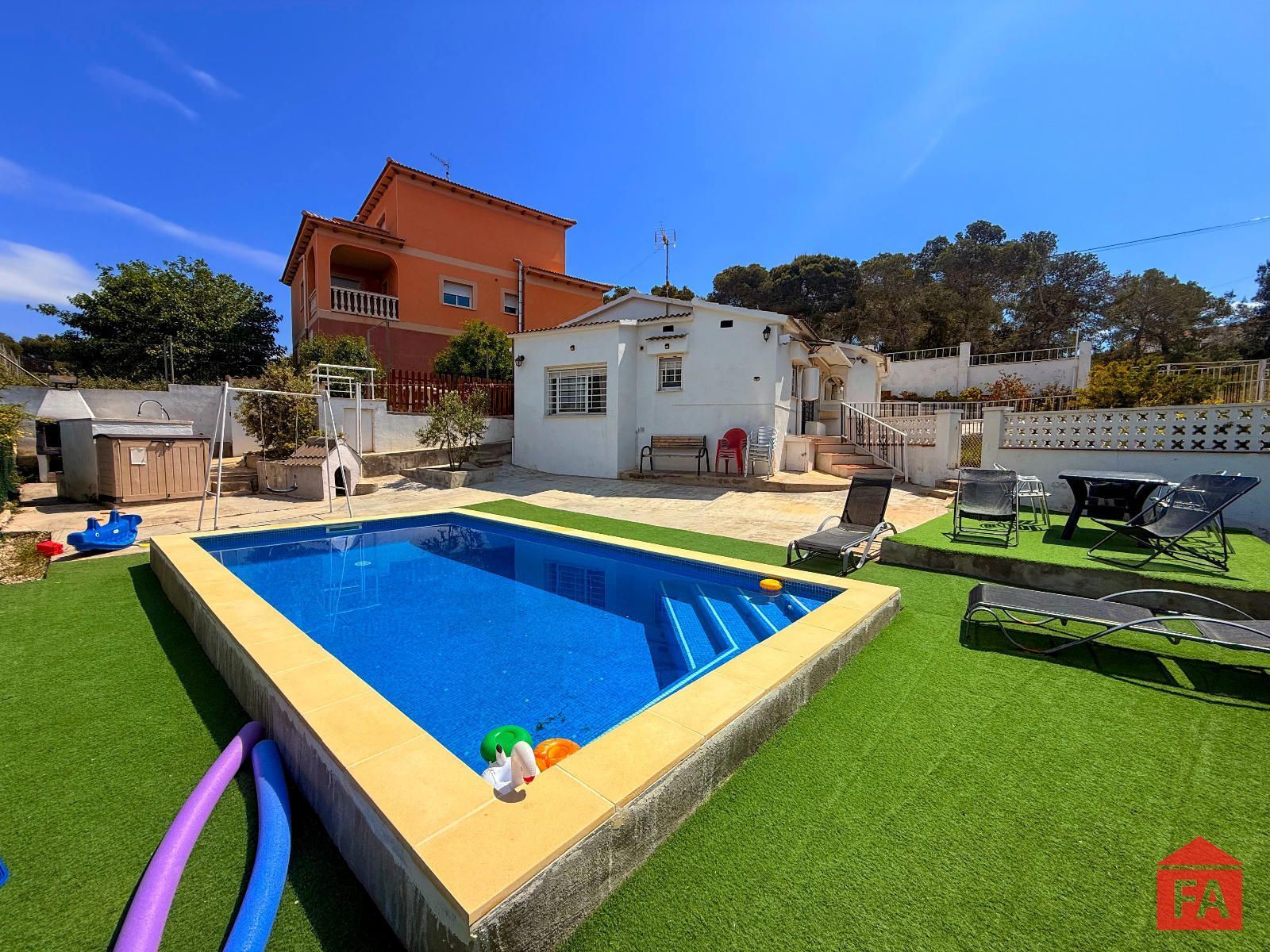 Piscina de Casa o xalet en venda en El Vendrell amb Aire condicionat, Calefacció i Traster