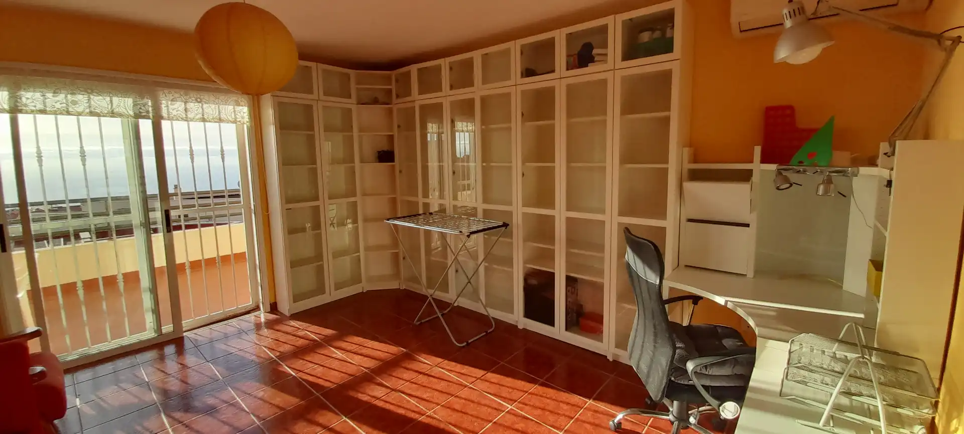 Sala de estar de Casa adosada de alquiler en Santa Cruz de Tenerife con Aire acondicionado, Terraza y Amueblado