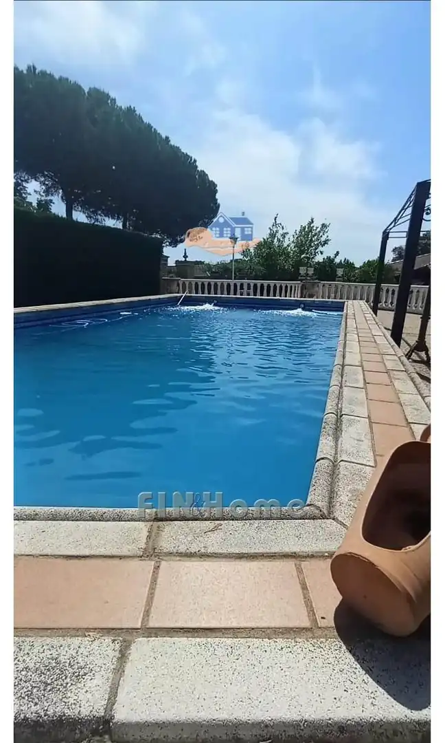 Piscina de Casa o chalet en venta en Gerena con Aire acondicionado, Jardín privado y Trastero