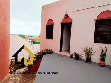 Casa amb jardí en venda a Calle Paralela del Laurel 6