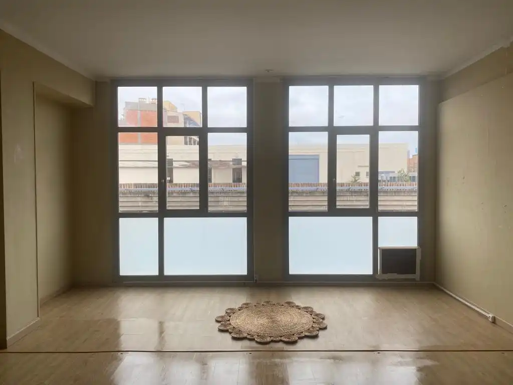 Local de alquiler en Carrer d'Àvila, El Parc i la Llacuna del Poblenou