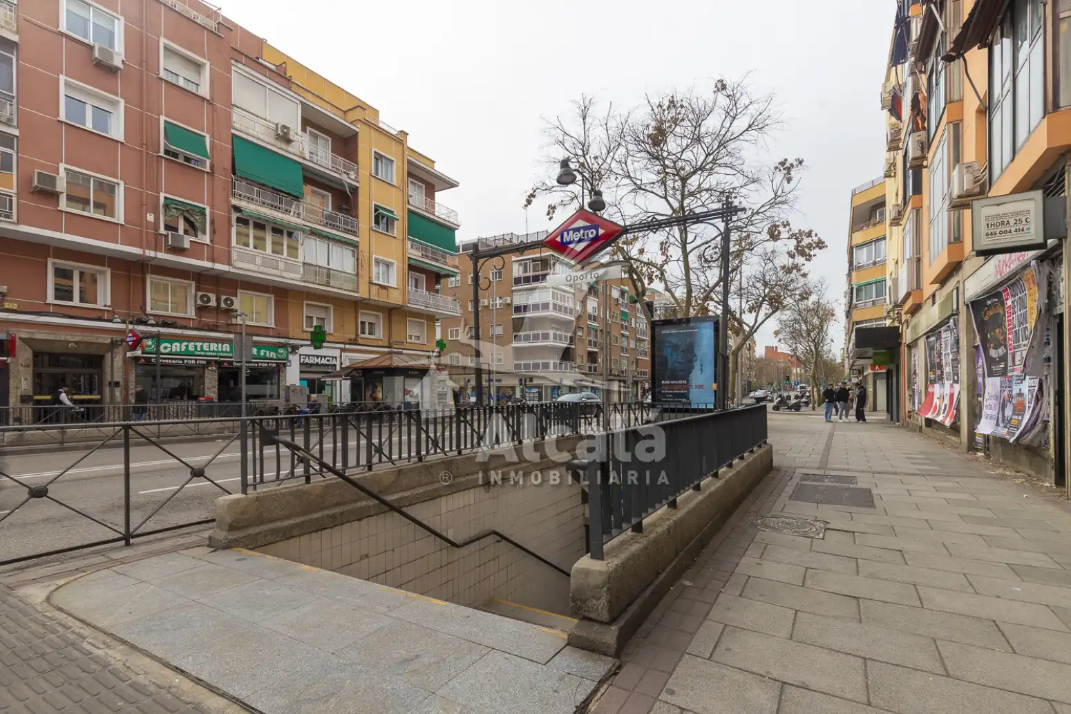 Vista exterior de Garatge en venda en Madrid